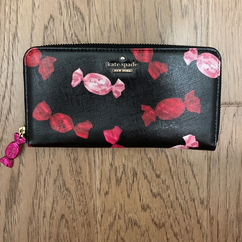⭐️Kate Spade Do Wonders Pink & Red Candy Wrapper Wallet⭐️